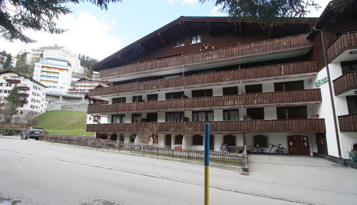 Bauernhaus mit Stall und Garten in Feldis
